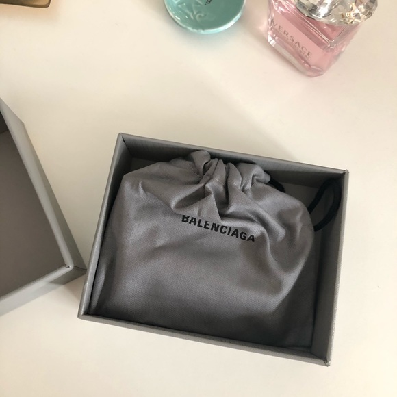 Sold $300 - Picture 4 of 7